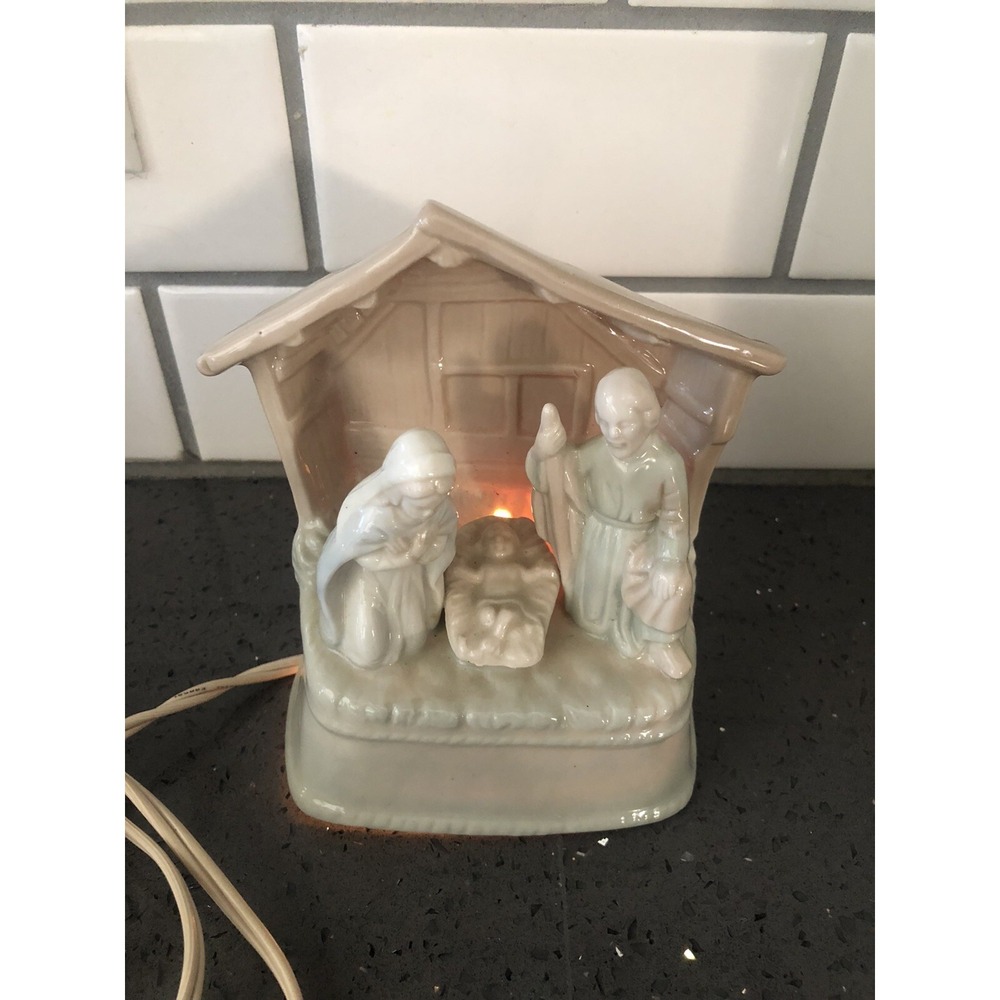 Vintage Artmark Nativity Manger Jesus Mary Joseph Ceramic Lights Up
